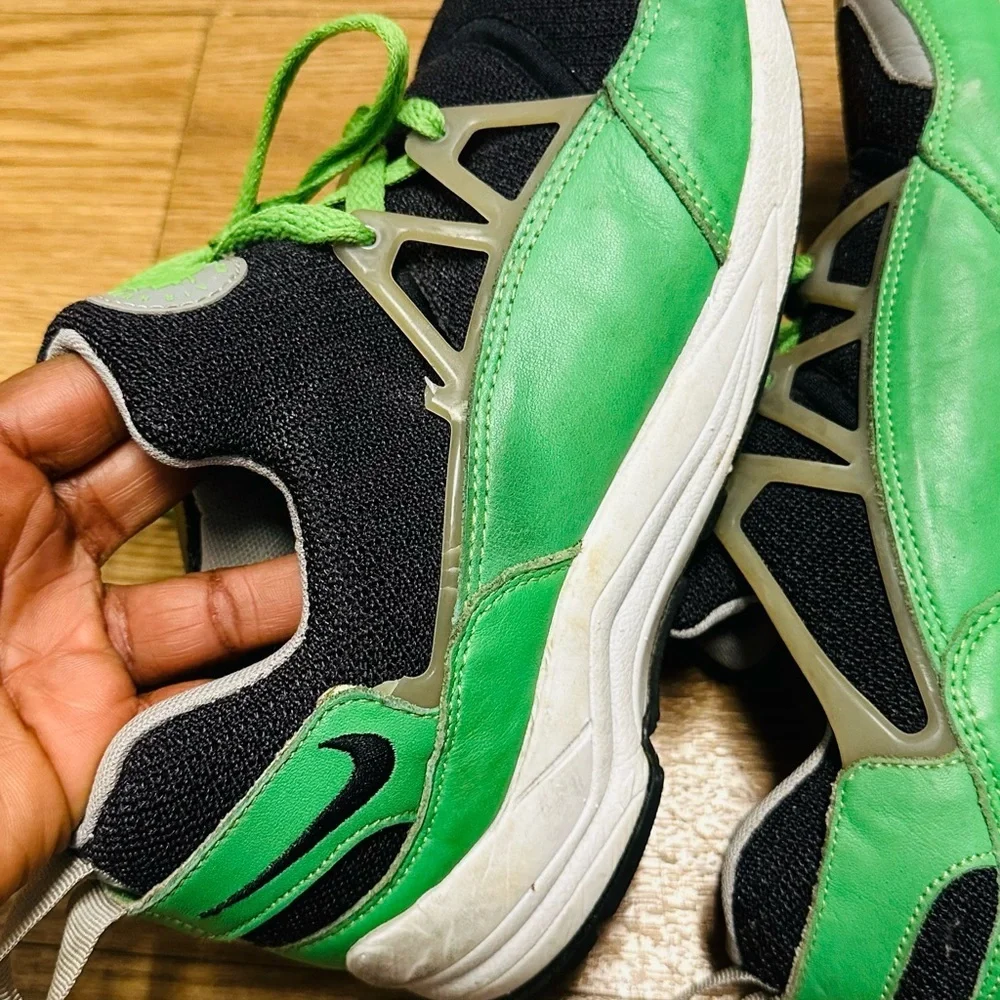 NIKE Air Green Sneakers